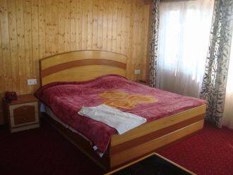 Hotel Dawar Heevon, Srinagar 2